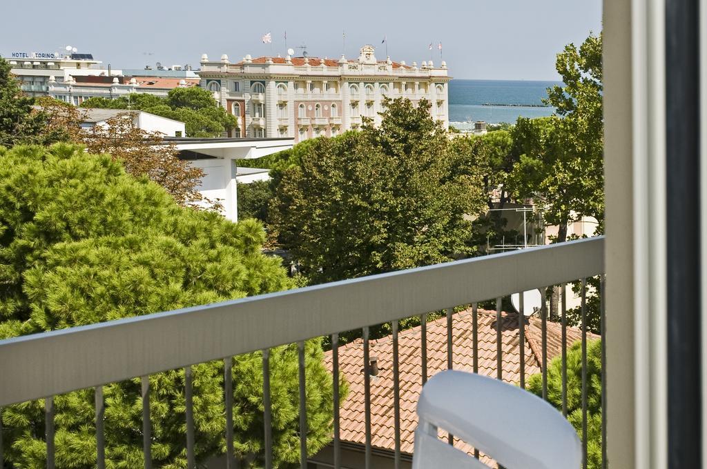Hotel Donatello Cesenatico Esterno foto