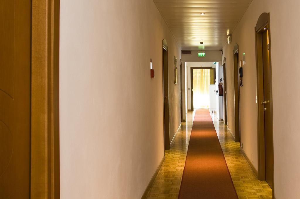 Hotel Donatello Cesenatico Esterno foto