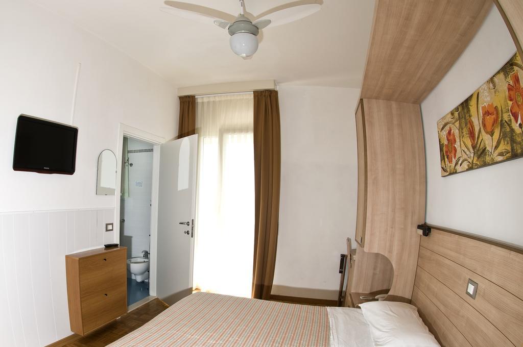Hotel Donatello Cesenatico Esterno foto