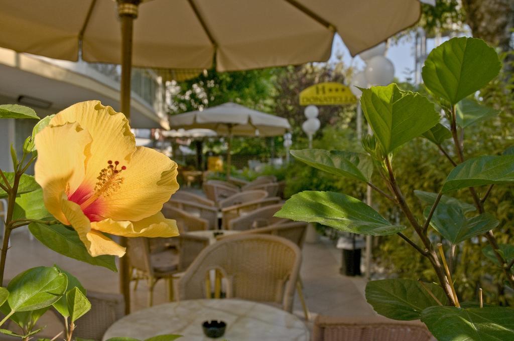 Hotel Donatello Cesenatico Esterno foto